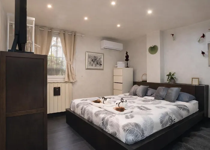 Entire Loft In Via Margutta 2br -2ba Private Steam Bath Inside The Loft דירה רומא