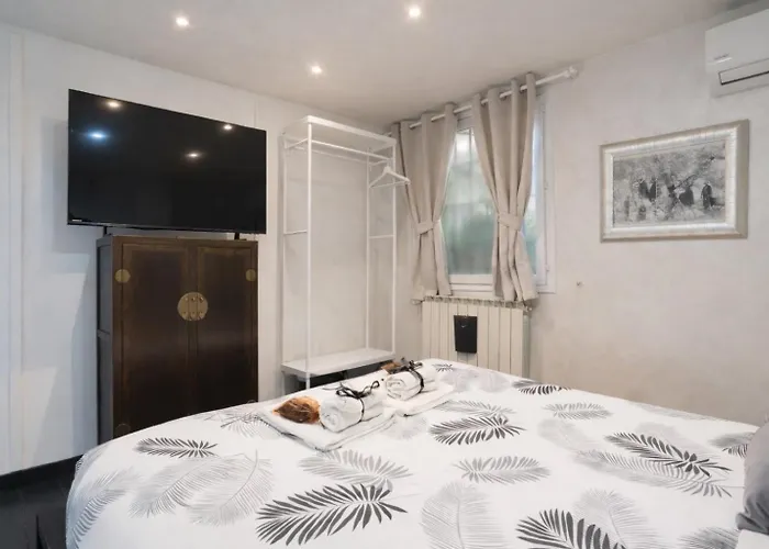 Entire Loft In Via Margutta 2br -2ba Private Steam Bath Inside The Loft דירה רומא